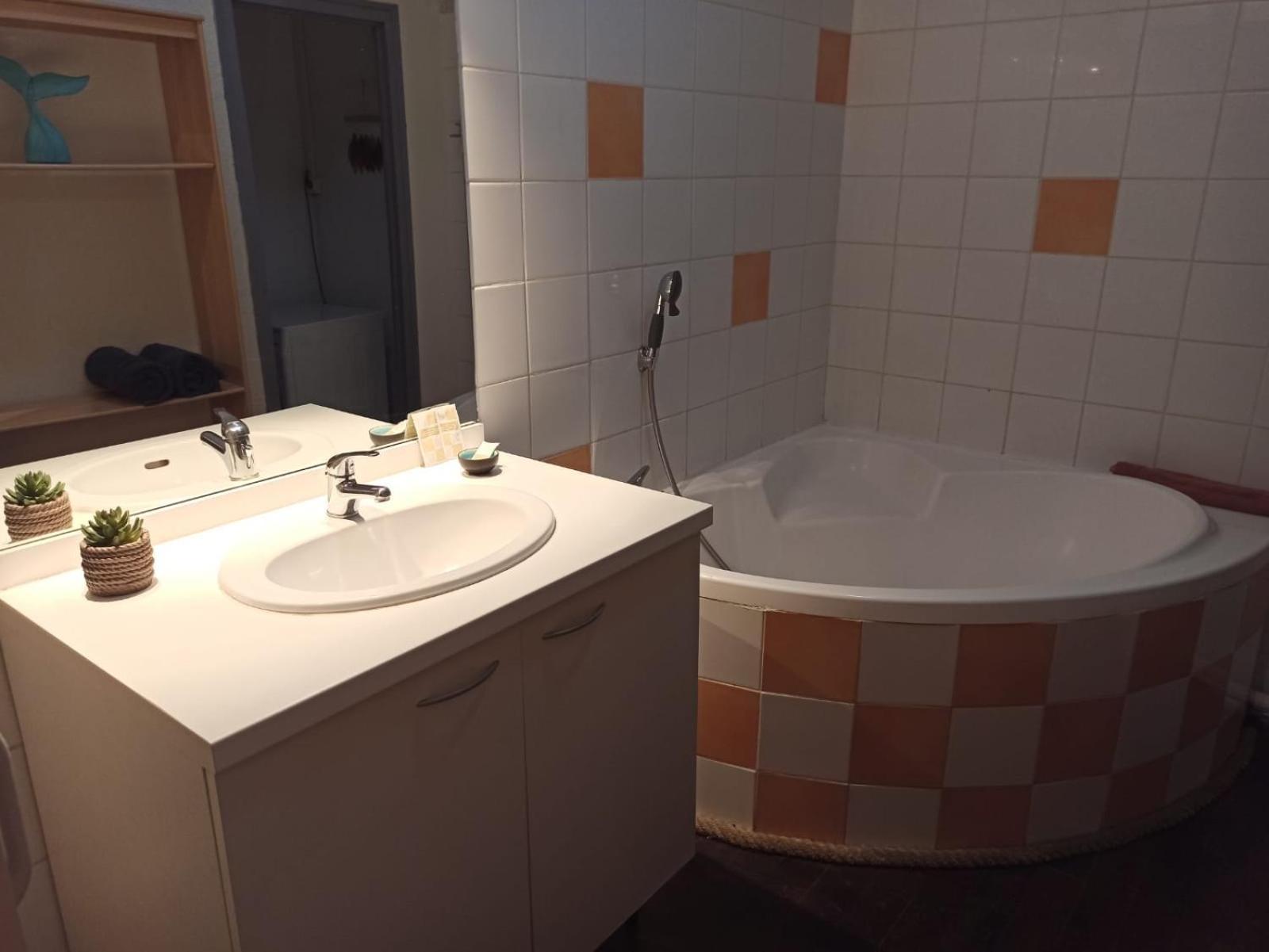 Centre Perpignan, A Deux Pas Du Castillet, Appart T3 75M2 A 10Min De Plages Pre Des Commerces Exterior photo